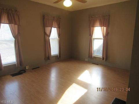 5423 Fort Ave, Ashtabula, OH 44004 photo 3
