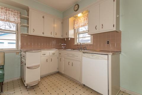 3757 E 365th St, Willoughby, OH 44094 photo 4
