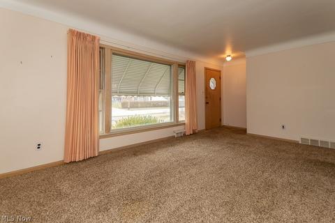 3757 E 365th St, Willoughby, OH 44094 photo 2