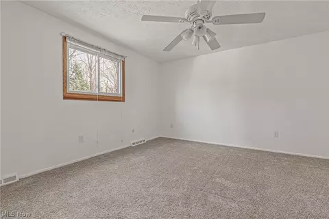 6039 Harrison St, Mentor, OH 44060 photo 16
