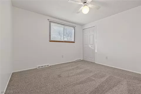 6039 Harrison St, Mentor, OH 44060 photo 20