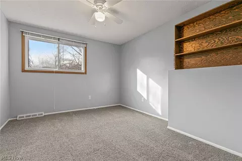 6039 Harrison St, Mentor, OH 44060 photo 17