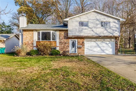 6039 Harrison St, Mentor, OH 44060 photo 1