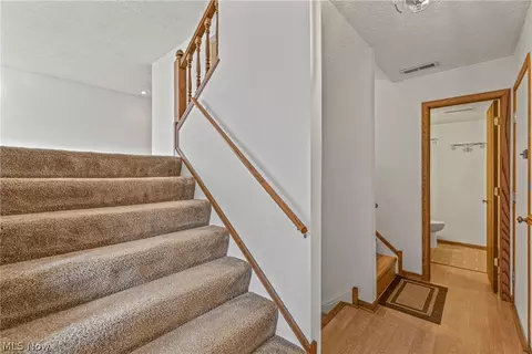 6039 Harrison St, Mentor, OH 44060 photo 7