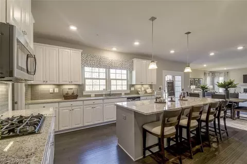 2296 Pendleton Ct, Avon, OH 44011 photo 6
