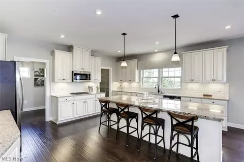 2296 Pendleton Ct, Avon, OH 44011 photo 8