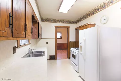 1143 E River St, Elyria, OH 44035 photo 7