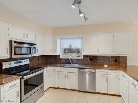 7965 Beach Rd, Wadsworth, OH 44281 photo 11