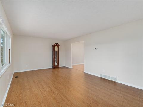 7965 Beach Rd, Wadsworth, OH 44281 photo 4
