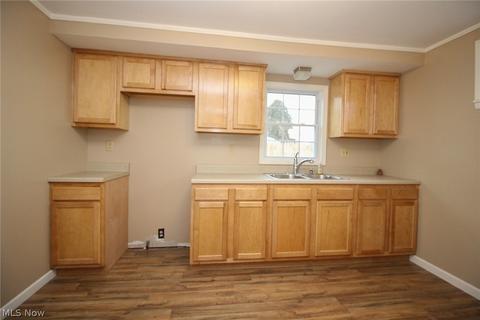 63 Grandview Ave, Struthers, OH 44471 photo 4