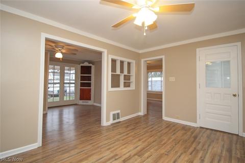 63 Grandview Ave, Struthers, OH 44471 photo 2