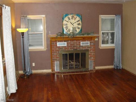 489 Maplewood Ave, Struthers, OH 44471 photo 2