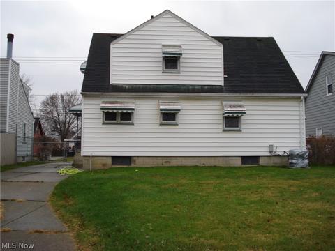 489 Maplewood Ave, Struthers, OH 44471 photo 6
