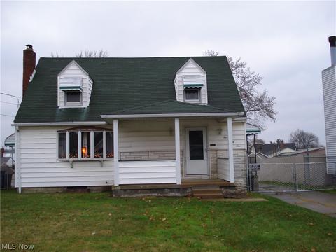 489 Maplewood Ave, Struthers, OH 44471 photo 1