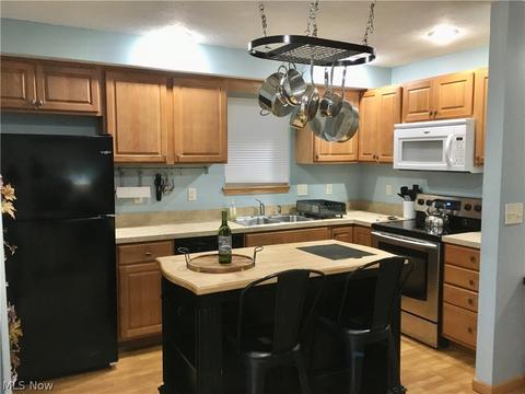 40 Richland Ave, Huron, OH 44839 photo 2