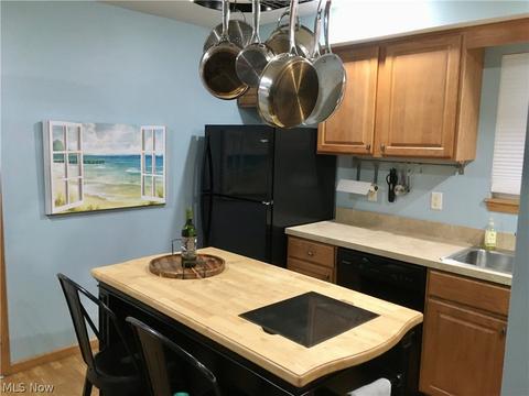 40 Richland Ave, Huron, OH 44839 photo 3
