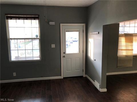 2153 E 30th St, Lorain, OH 44055 photo 3
