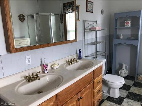 123 Walnut St, Barnesville, OH 43713 photo 14