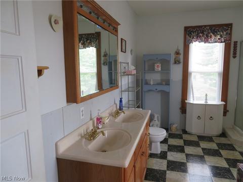 123 Walnut St, Barnesville, OH 43713 photo 11
