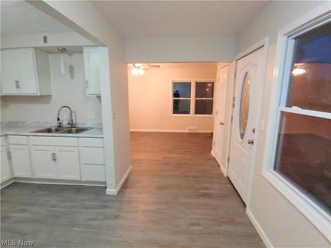 248 Olive St, Elyria, OH 44035 photo 5
