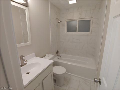 248 Olive St, Elyria, OH 44035 photo 8
