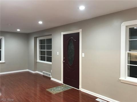 644 Fair St, Berea, OH 44017 photo 4