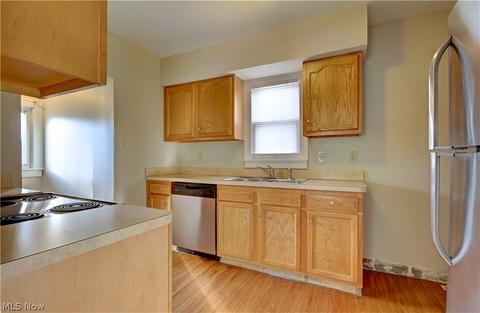 7011 Gilbert Ave, Parma, OH 44129 photo 9