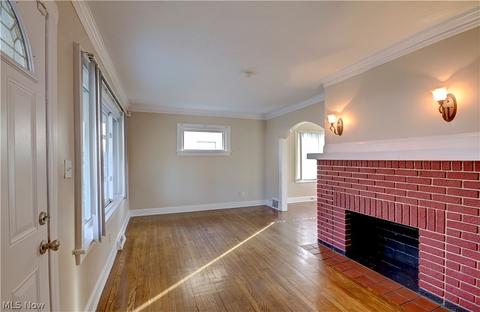 7011 Gilbert Ave, Parma, OH 44129 photo 3
