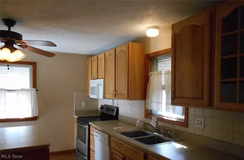 1830 E 298th St, Wickliffe, OH 44092 photo 7