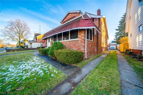 7003 Hampstead Ave, Parma, OH 44129 photo 2