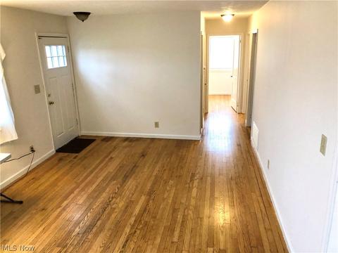 331 Brandtson Ave, Elyria, OH 44035 photo 2