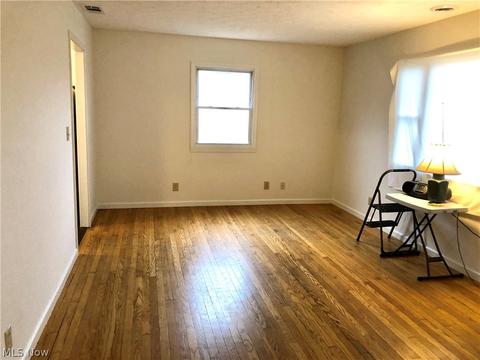 331 Brandtson Ave, Elyria, OH 44035 photo 3