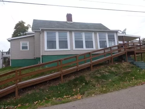 216 Henderson St, Barnesville, OH 43713 photo 1