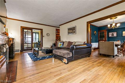 150 E 211th St, Euclid, OH 44123 photo 2
