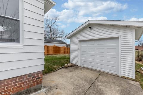1746 Silver St, Wickliffe, OH 44092 photo 23
