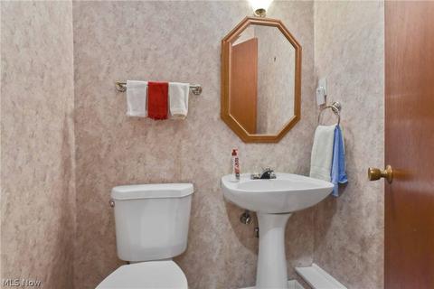 4831 Sandy Hook Dr, Parma, OH 44134 photo 17