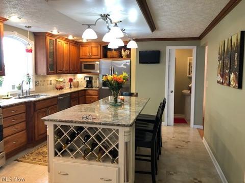 72 Briarwood Dr, Wheeling, WV 26003 photo 3