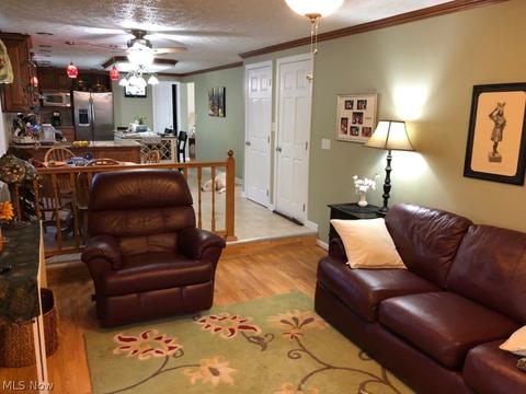 72 Briarwood Dr, Wheeling, WV 26003 photo 9