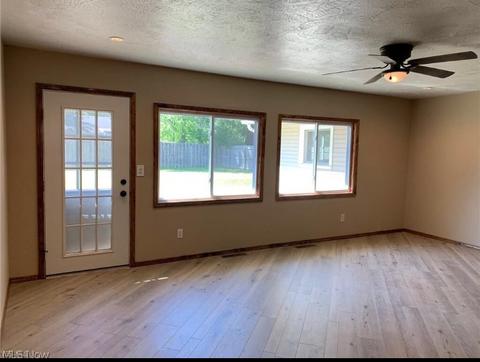443 Maple Ave, Berea, OH 44017 photo 12
