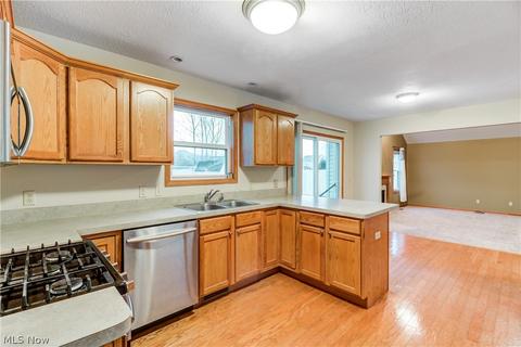 408 Alexis Dr, Elyria, OH 44035 photo 12