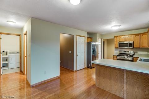 408 Alexis Dr, Elyria, OH 44035 photo 19
