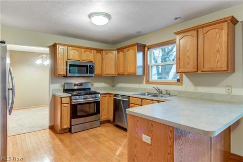 408 Alexis Dr, Elyria, OH 44035 photo 13