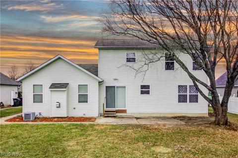 408 Alexis Dr, Elyria, OH 44035 photo 3