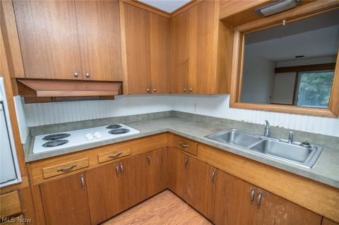 243 Wayne Dr, Berea, OH 44017 photo 9