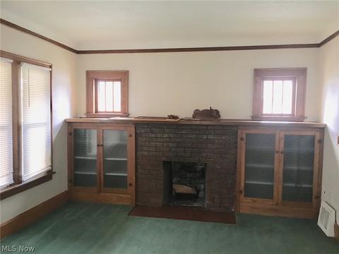 124 Hawthorne St, Elyria, OH 44035 photo 2