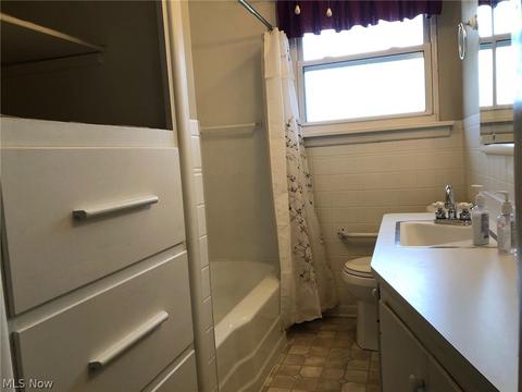 2000 N Cross St, Dover, OH 44622 photo 6