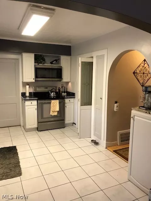 317 5th St, Elyria, OH 44035 photo 13