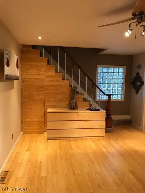 317 5th St, Elyria, OH 44035 photo 8