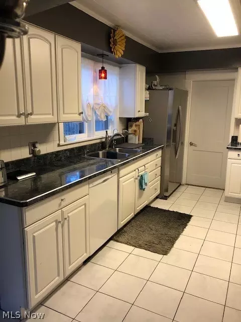 317 5th St, Elyria, OH 44035 photo 12