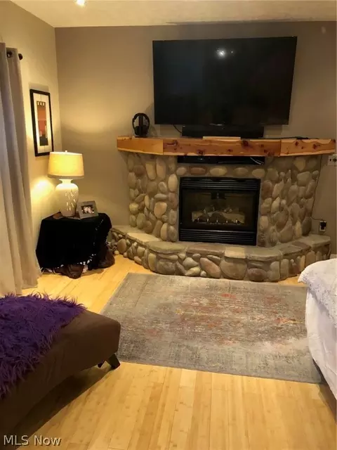 317 5th St, Elyria, OH 44035 photo 3